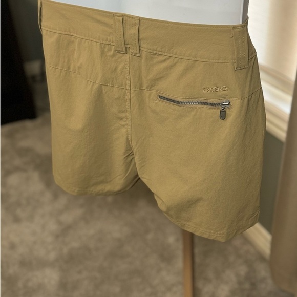 Ascend Khaki Hiking Shorts Size 10 - Picture 2 of 10